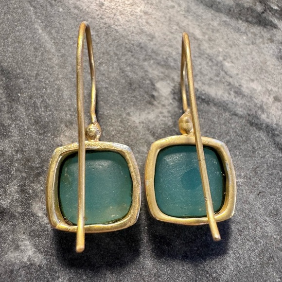 World Market Aqua and gold tone earrings, hook dangling, turquoise - Picture 6 of 6